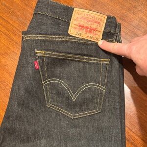 Classic Levi’s 501 Black Denim Jeans